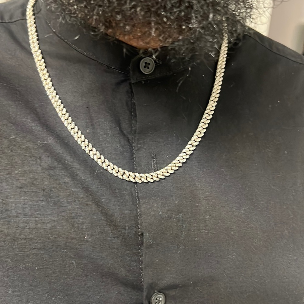 925 sterling sliver 6mm iced out Cuban chain!
